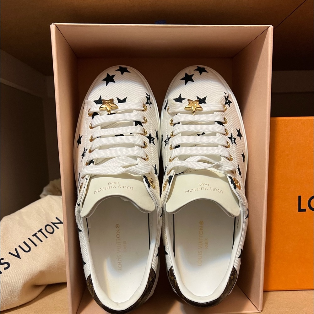 Louis Vuitton Timeout sneaker, size 38 1/2